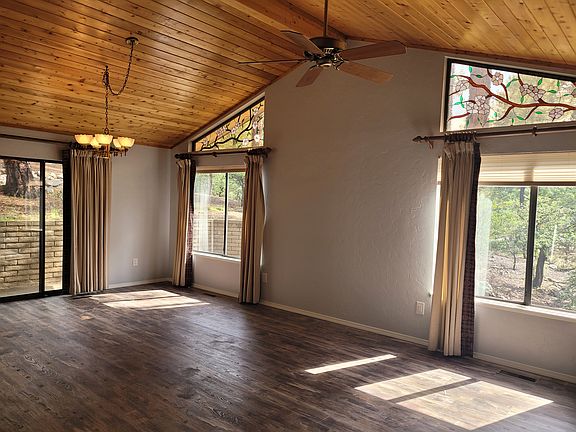 Coyote Living Room_08022022