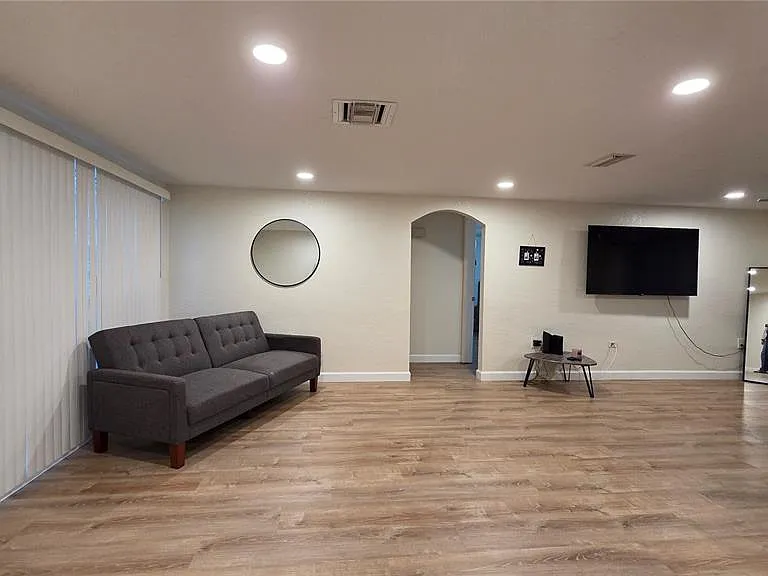 7340 Brentwood Dr — Photo 13