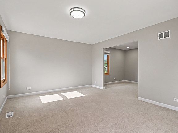 5th image of 5195 Castaway Ln
