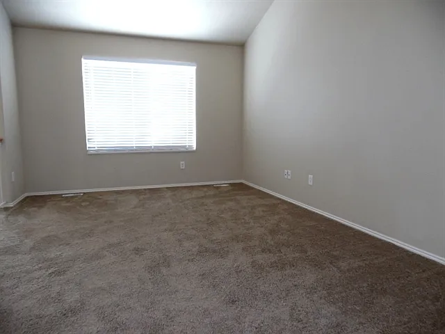4 bed, 2.0 bath, 1530 sqft, $2,395 — Photo 4