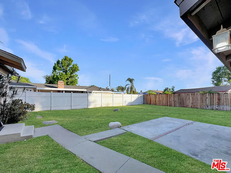 8905 Nogal Ave — Photo 10