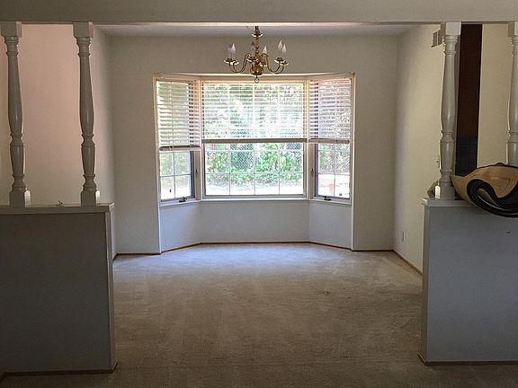 2nd image of 1064 Bentoak Ln
