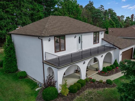 3rd image of 15 Centennial Ct