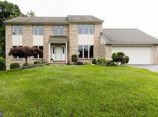 2 Winterfield Ct, Newark, DE 19711