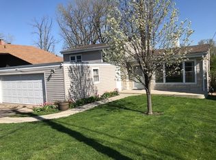 298 Indian Trl, Algonquin, IL 60156