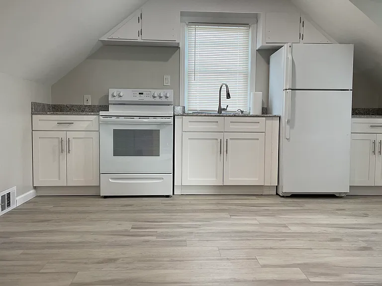 583 Mount Read Blvd #UP — Photo 1