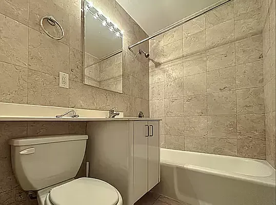 Rented by Manhattan Realty Group | media 4