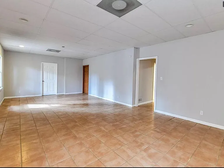 1009 Legacy Walk — Photo 17