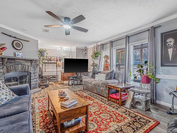 5th image of 10 W Martin Ln