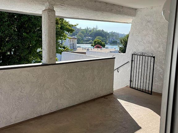 5th image of 3619 Summershore Ln