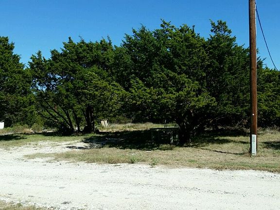 2nd image of 110 Sarah Ln