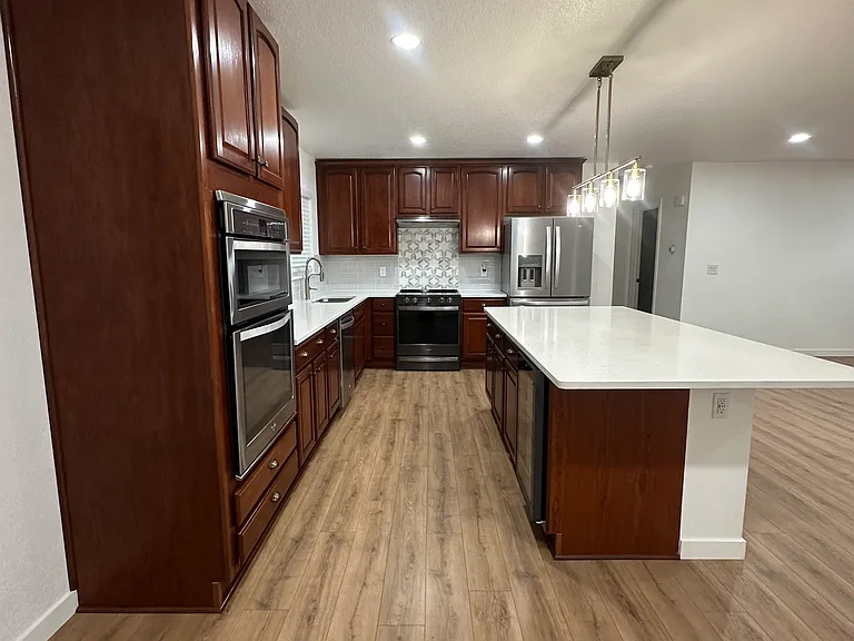 4520 Holland St — Photo 2