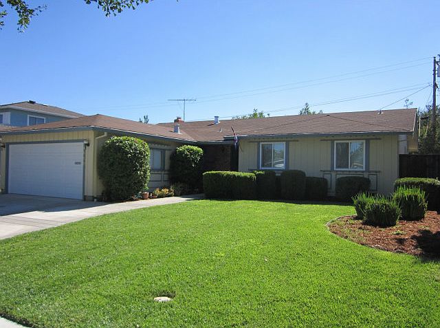 1st image of 4980 Moorpark Ave