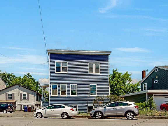 3rd image of 41 Oak Island St