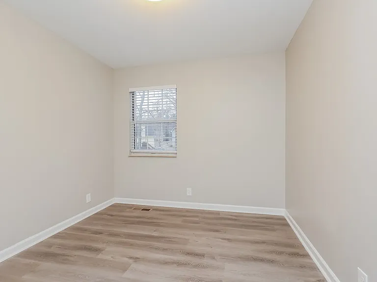 1409 Woodchimes Ct — Photo 12