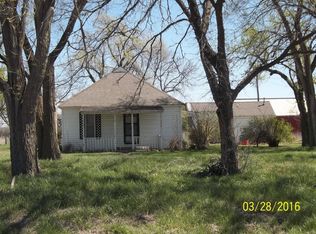 1303 11000th Rd, Altamont, KS 67330