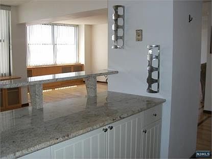 5th image of 7004 Boulevard East APT 16k