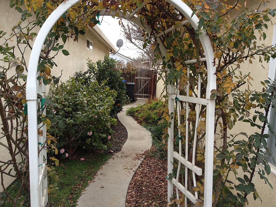 2nd image of 2201 Spring Valley Dr