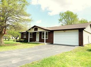 3042 Lakewood Dr, Vandalia, IL 62471