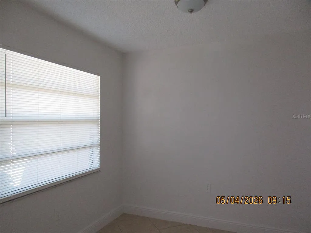 2 bed, 2.0 bath, 991 sqft, $1,595 — Photo 3