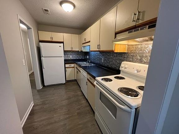 5th image of 1100 Crescent Dr APT 16