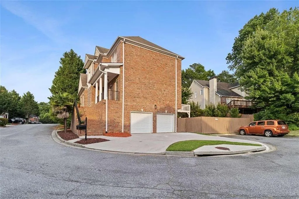 Building Photo - 1711 Summit Glen Ln