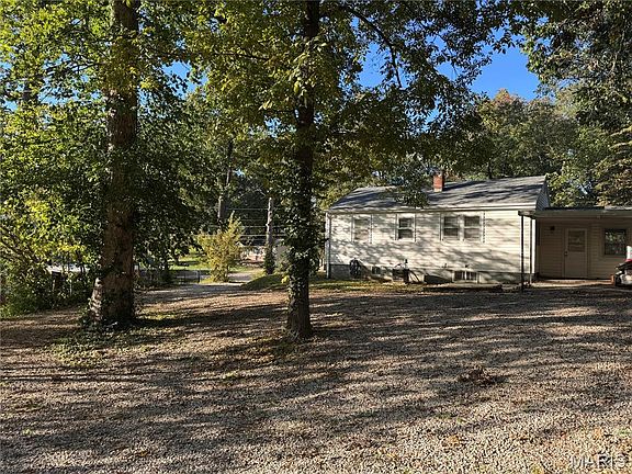 3rd image of 1011 Highland Dr