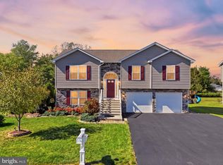 259 Melville Dr, Inwood, WV 25428