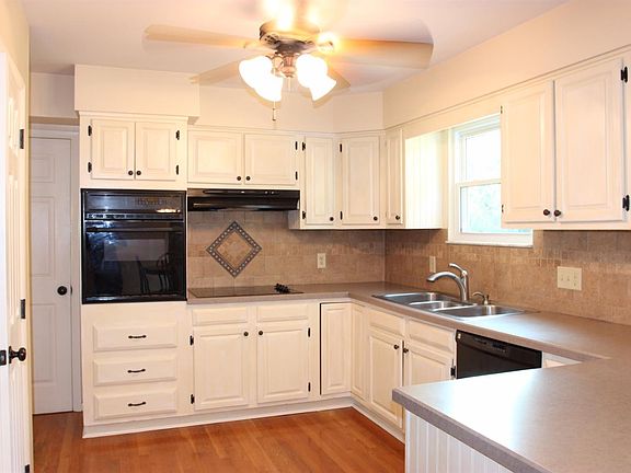4th image of 3601 El Rego Dr