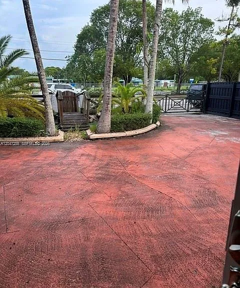 1065 NW 15th St — Photo 22