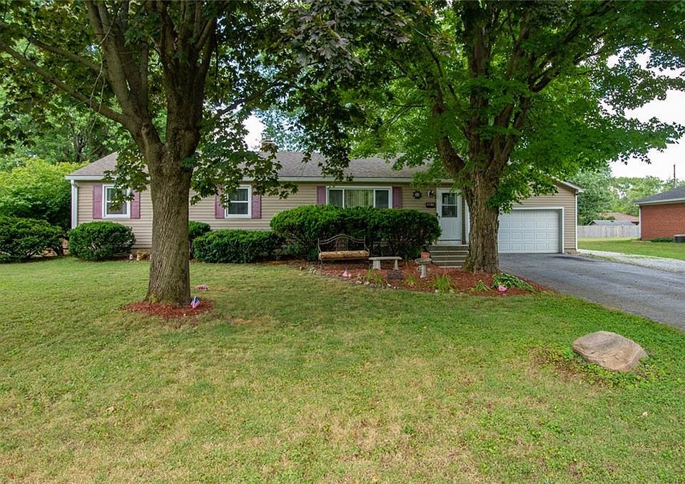 1st image of 841 N Eustis Dr