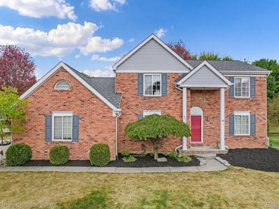 921 River Valley Dr, Lake Orion, MI, 48362