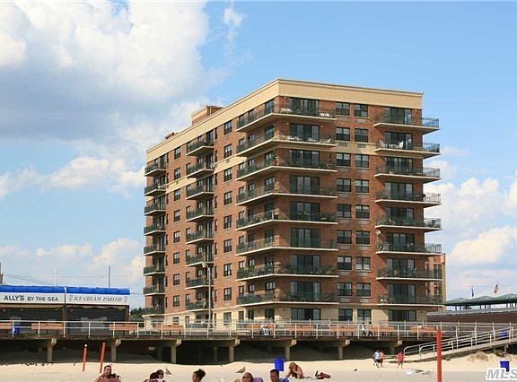 2nd image of 26 W Broadway Blvd #804