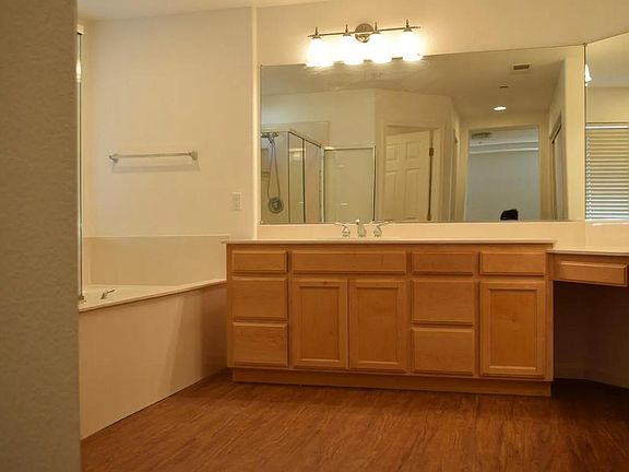 4th image of 3525 Miller Ct