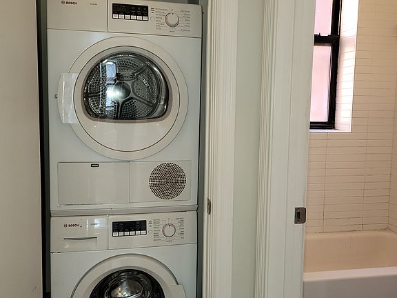 3rd image of 372 Saint Johns Pl APT 44