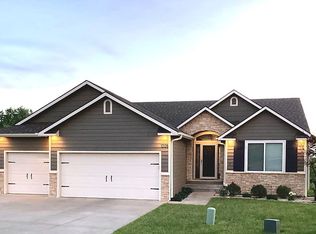 1005 Trey Pl, Saint George, KS 66535