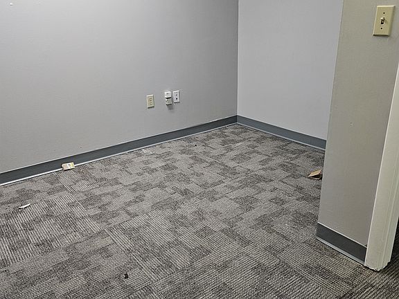 5th image of 20 S Rose Ave Suite 6