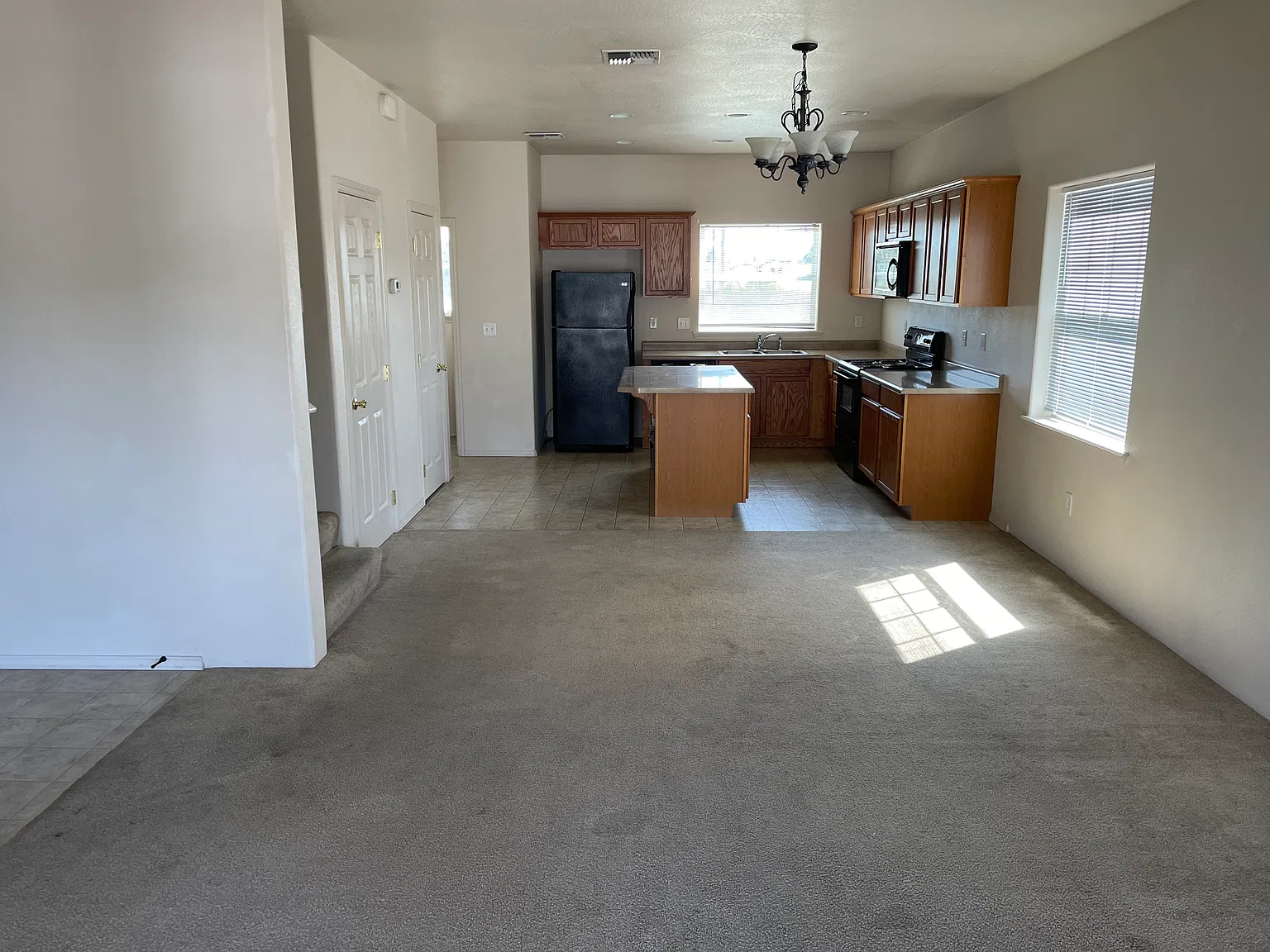 2 bed, 2.5 bath, 1400 sqft, $1,850 — Photo 3