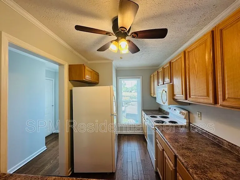 1811 Savannah Ct — Photo 5