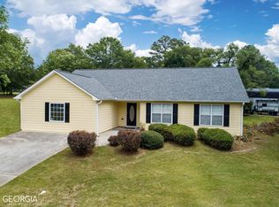 3102 Old Oak Dr, Loganville, GA 30052