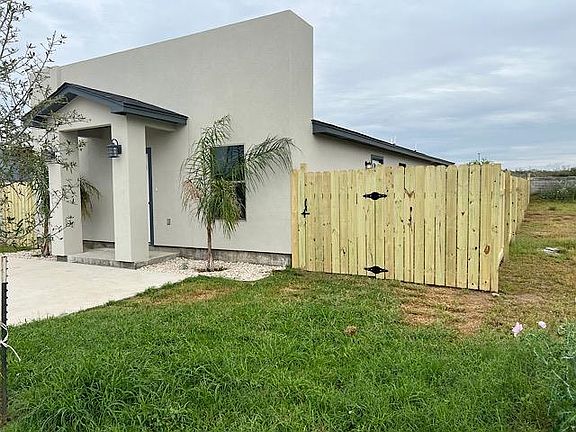 3rd image of 4419 Nogal Ln