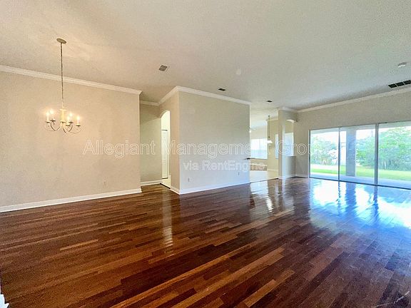 3rd image of 3544 Somerset Cir