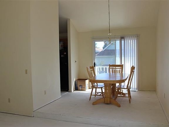 5th image of 1683 Salmon Dr