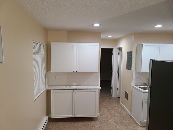 3rd image of 3 Hampshire Ct APT 5