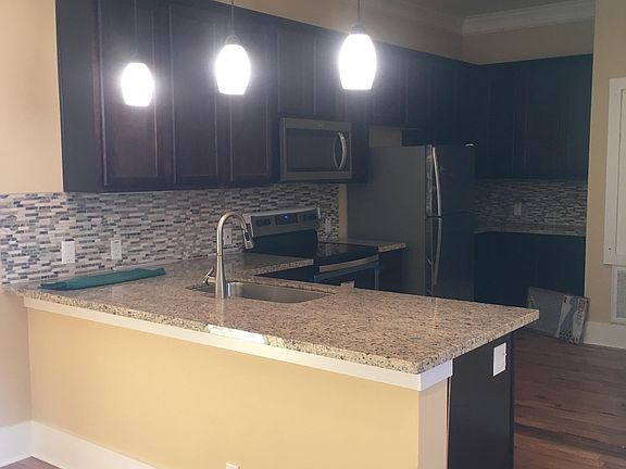 3rd image of 1026 Saint Agnes St #302