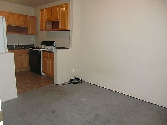 5th image of 114-37 204th St