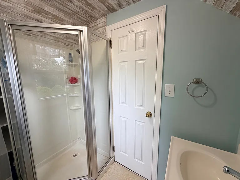 Maple Dr — Photo 11