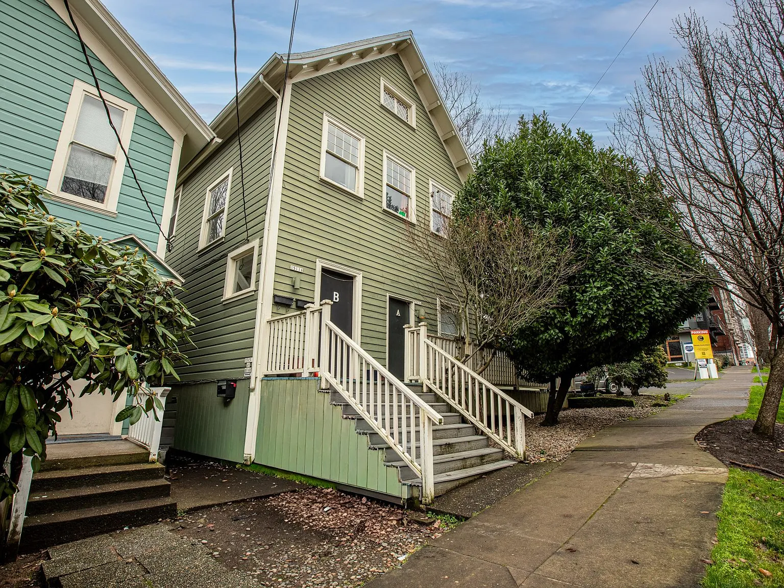 Updated top floor 3 Bedroom 1 Bath Duplex available now! — Photo 3