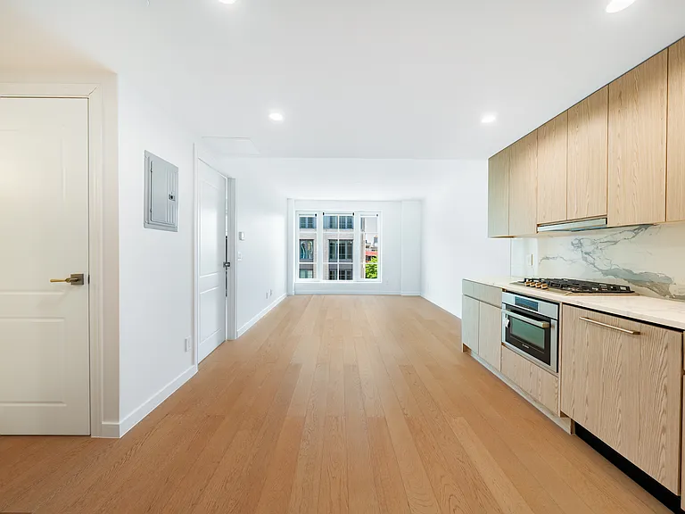 37-26 32nd St #6B — Photo 1