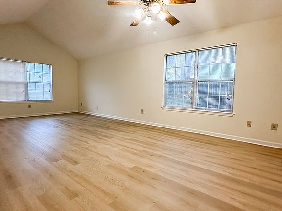 3rd image of 4605 Little John Dr